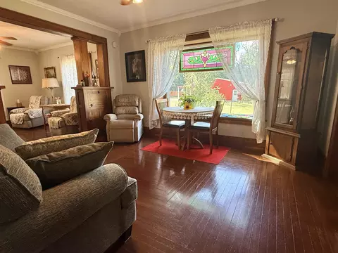 Living - 673 Walnut, Marion, KS 66861 photo 3 of 9