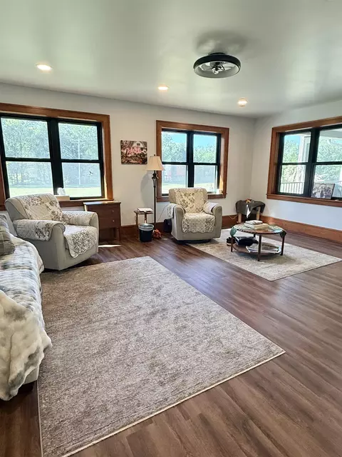Living - 673 Walnut, Marion, KS 66861 photo 6 of 9