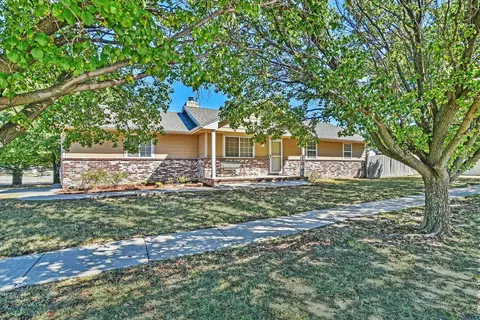 3502 N Governeour St, Wichita, KS 67226