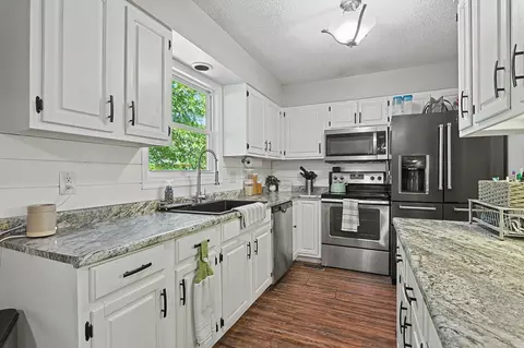 Kitchen - 1708 Evergreen Ct, Derby, KS 67037 photo 3 of 3