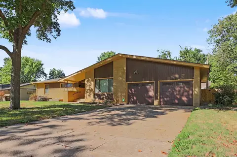 367 N Fairway Ave, Wichita, KS 67212