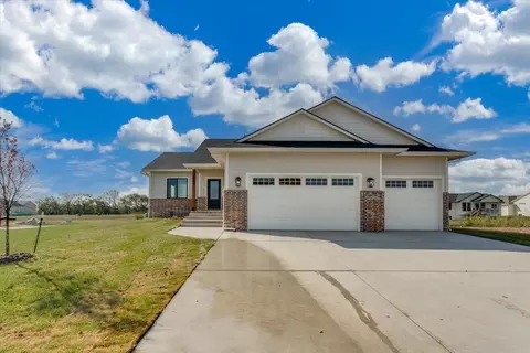 3545 S Linden Ct, Wichita, KS 67210