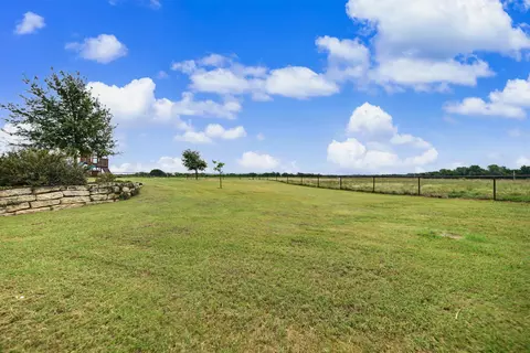 Exterior - 2418 Flag Rd, Abilene, KS 67410 photo 6 of 8
