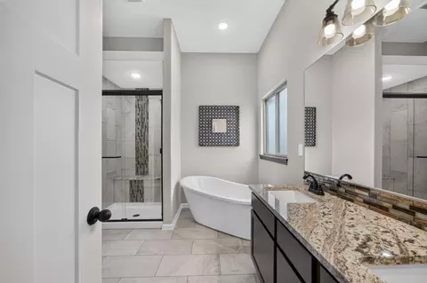 Bath - 2618 E Spring Meadows Ct, Derby, KS 67037 photo 3 of 5