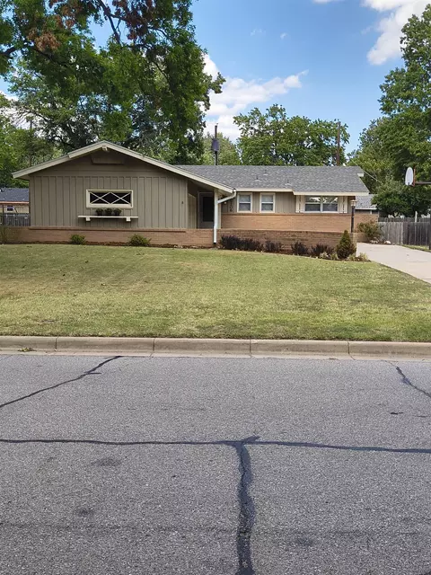 4206 W 17th St N, Wichita, KS 67212