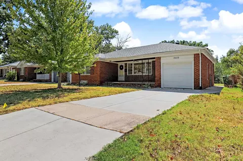 5819 E Oakwood Dr, Wichita, KS 67208