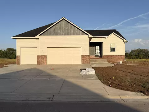 2717 S Clear Creek St, Wichita, KS 67230
