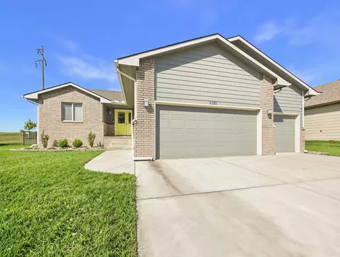 2101 N Woodard St, Derby, KS 67037