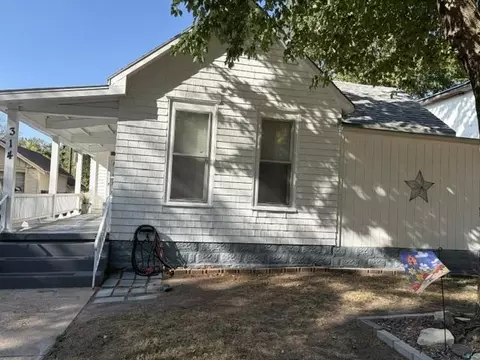 314 E 7th, Newton, KS 67114