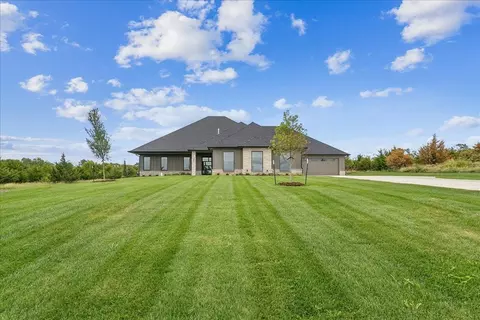 240 S Cedar Hill Blvd, Valley Center, KS 67147