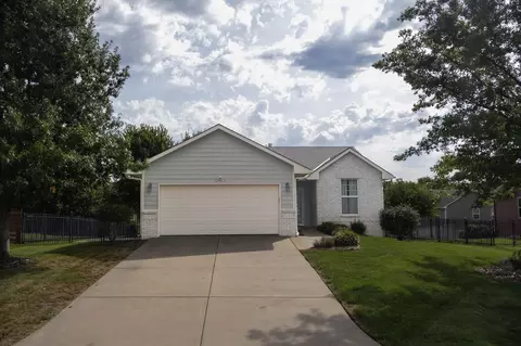 2143 E Quail Hollow St, Derby, KS 67037