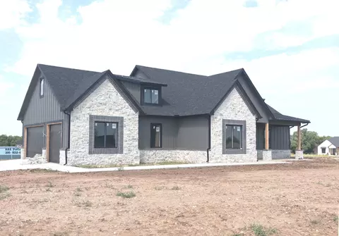 1624 E Diamond Cir, Mulvane, KS 67110 photo 2
