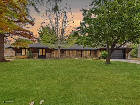 7926 E Killarney Pl, Wichita, KS 67206