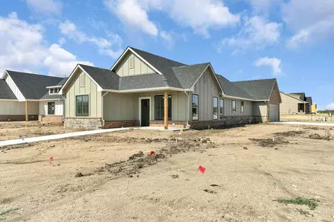 5854 Central Park Ct, Bel Aire, KS 67220