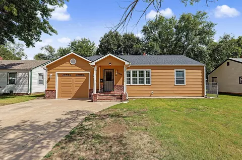 1908 S Ridgewood Dr, Wichita, KS 67218