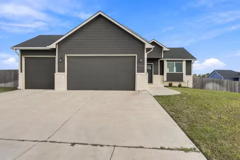 10718 E Bonita St, Wichita, KS 67207