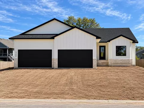 5766 N Edwards St, Wichita, KS 67204