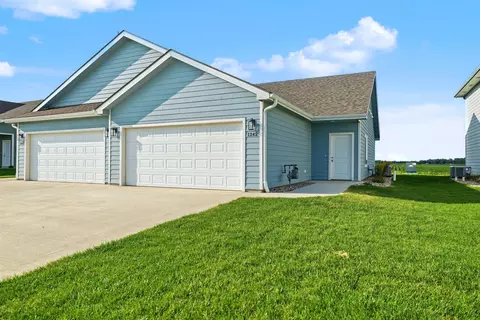 1242 Steve Hawley Ln, Salina, KS 67401