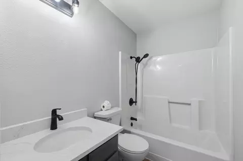 Bath - 431 W White Tail St, Derby, KS 67037 photo 1 of 4