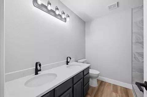 Bath - 431 W White Tail St, Derby, KS 67037 photo 2 of 4