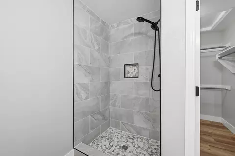 Bath - 431 W White Tail St, Derby, KS 67037 photo 3 of 4