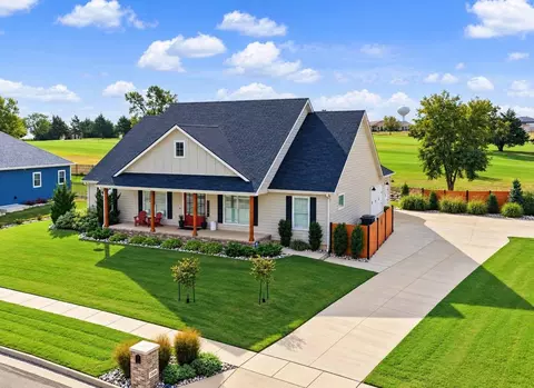 1319 Bentgrass Dr, Salina, KS 67401