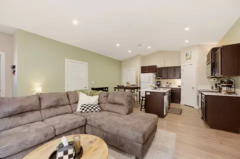 Living - 3209 E Aster, Derby, KS 67037 photo 4 of 4