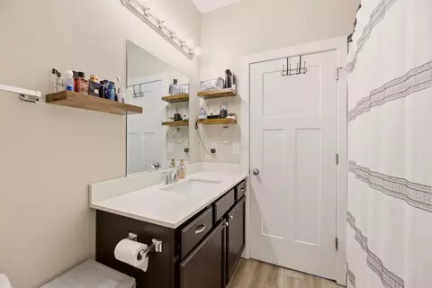 Bath - 3209 E Aster, Derby, KS 67037 photo 3 of 3