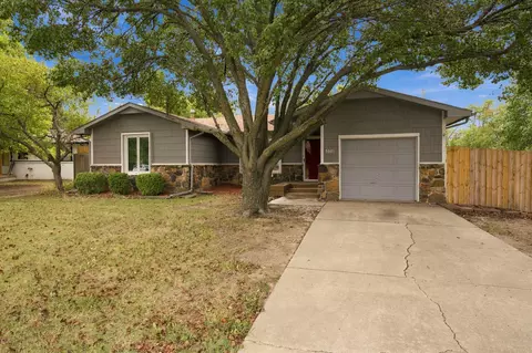 5601 E 39th St N, Bel Aire, KS 67220