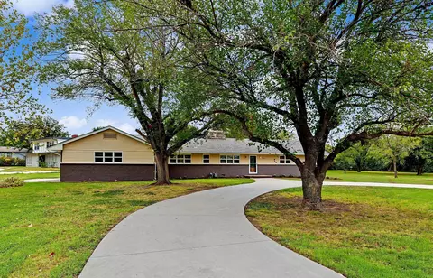 3900 N Harding, Bel Aire, KS 67220