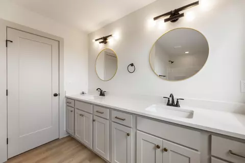 Bath - 12004 W Arvada Blvd, Maize, KS 67101 photo 5 of 5