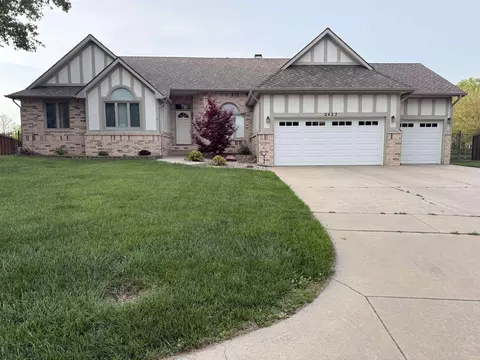 2427 N Vinegate Ct, Wichita, KS 67226