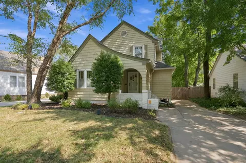 636 N Crestway St, Wichita, KS 67208