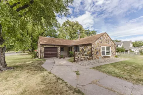 430 W 9th, Newton, KS 67114