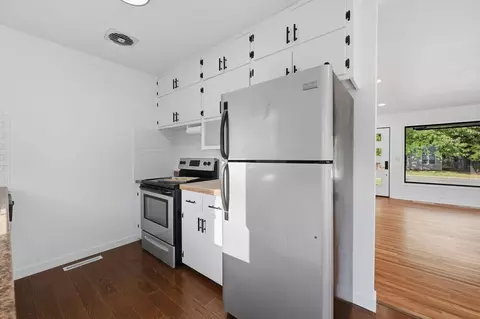Kitchen - 626 S Atherton, Maize, KS 67101 photo 2 of 4