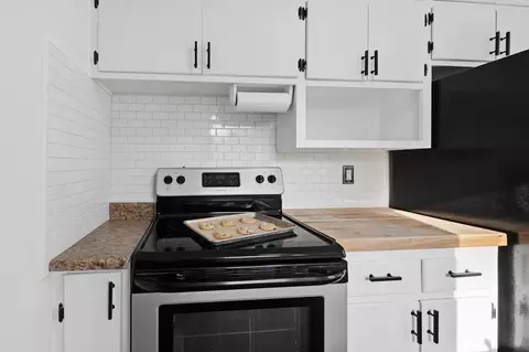 Kitchen - 626 S Atherton, Maize, KS 67101 photo 4 of 4