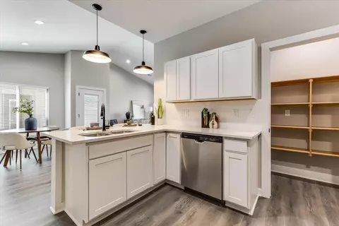 Kitchen - 5165 N Sweetwater Rd, Maize, KS 67101 photo 3 of 4