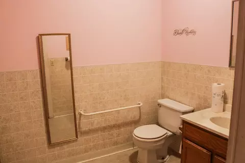 Bath - 310 S Central, Mulvane, KS 67110 photo 1 of 1
