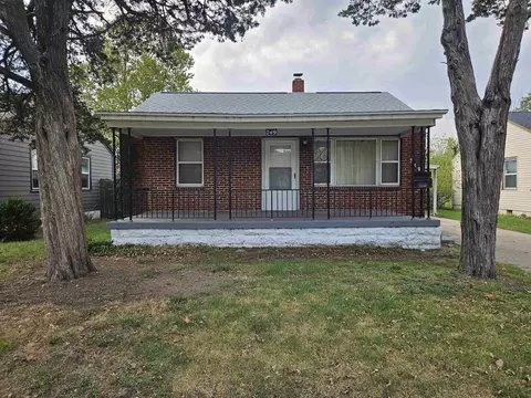 749 S Vine St, Wichita, KS 67213