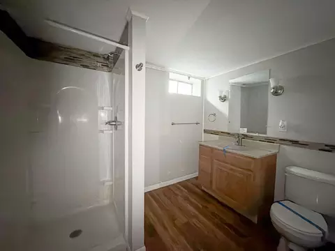 Bath - 507 NW 6th St, Abilene, KS 67410 photo 2 of 3