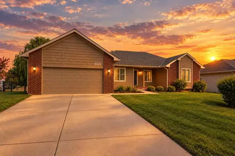 10018 W Greenspoint St, Wichita, KS 67205