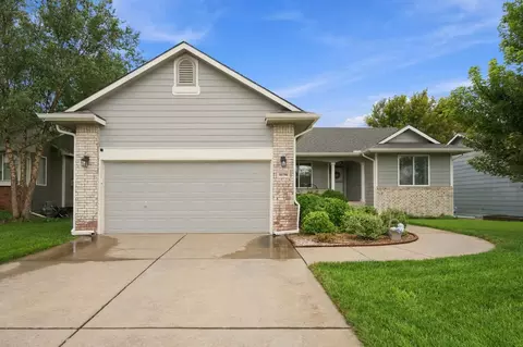 10701 W Lamp Cir, Wichita, KS 67215