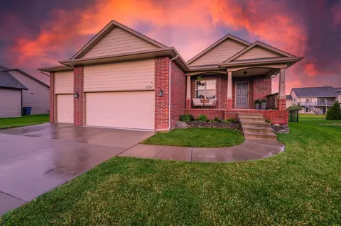 13207 E Gilbert Ct, Wichita, KS 67230