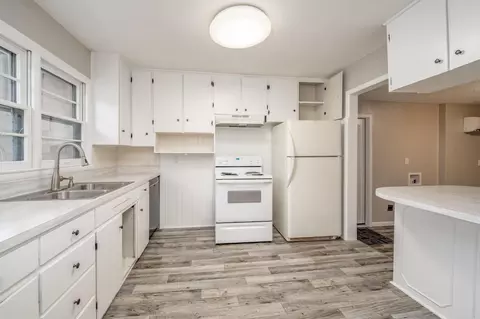 Kitchen - 461 S Westview Dr, Derby, KS 67037 photo 1 of 3