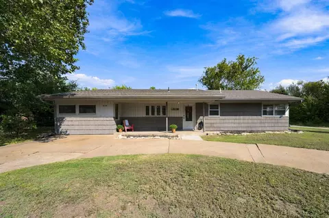 215 E South Ave, Wellington, KS 67152