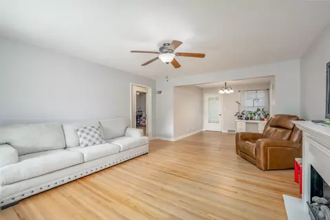 Living - 709 N Farrel Dr, Mulvane, KS 67110 photo 2 of 2