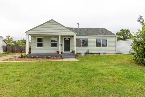517 E Cloud St, Salina, KS 67401