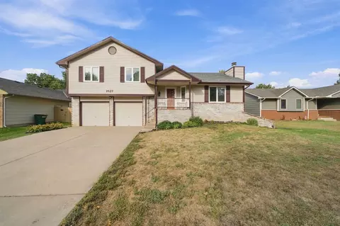 1527 N Pine Grove St, Wichita, KS 67212