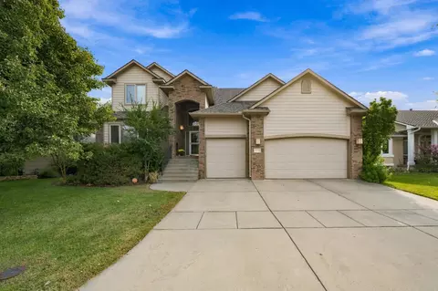 6915 W Garden Ridge Ct, Wichita, KS 67205
