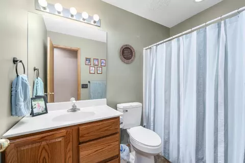 Bath - 12101 E Moonglow Ave, Derby, KS 67037 photo 3 of 4